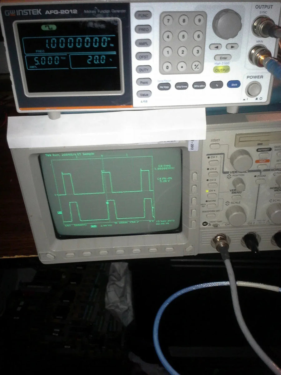 12 MHz Arbitrary Waveform Function Generator Device – ZYYKZ Test Equipment