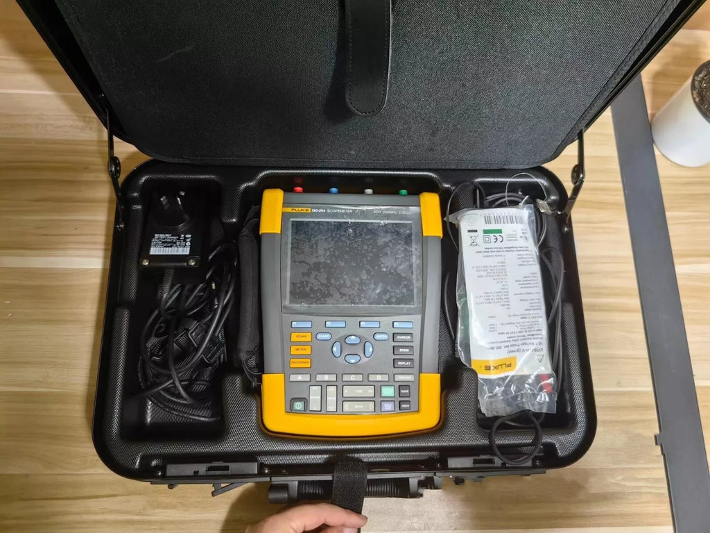Fluke 190-204 Handheld Oscilloscope - Used