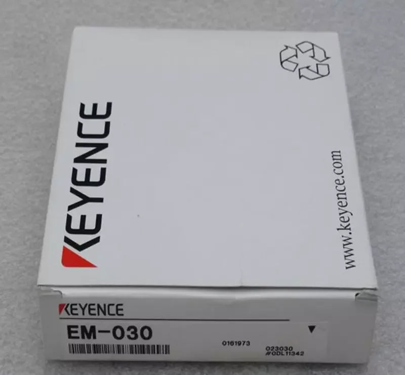 Keyence EM-030 High-Precision Proximity Sensor Switch - EM030 - ZYYKZ Test Equipment