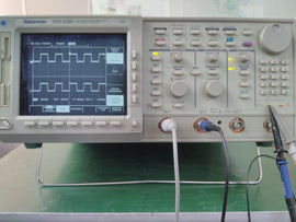Tektronix TDS520C 2-Channel Digital Oscilloscope 500MHz 1GSa/s - ZYYKZ Test Equipment