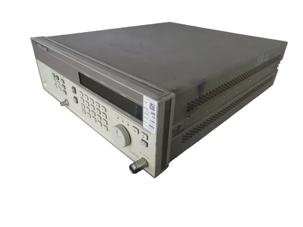 HP 83711B Synthesized Continuous Wave (CW) Signal Generator - ZYYKZ Test Equipment