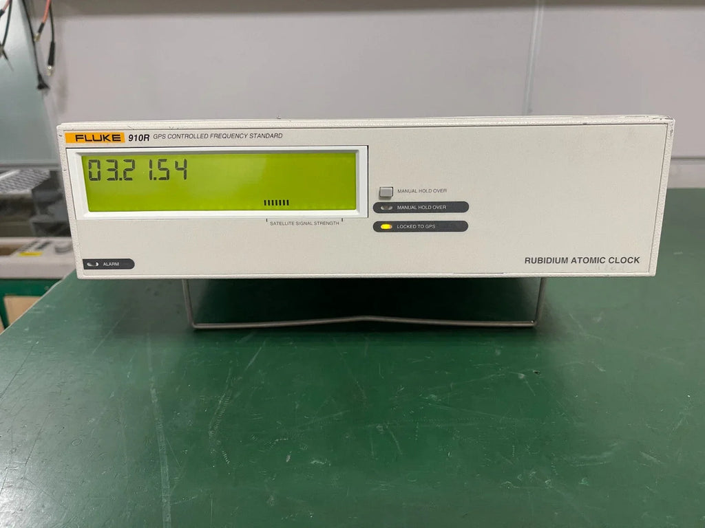 Fluke 910R GPS Controlled Frequency Standard 736 - ZYYKZ Test Equipment
