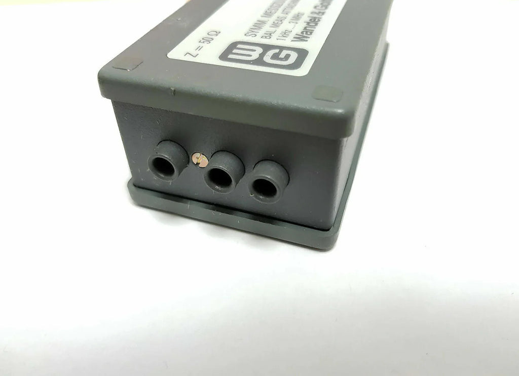 WG SMZ-50/75 Balanced to Unbalanced BNC Adapter - ZYYKZ Test Equipment