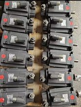 Load image into Gallery viewer, Siemens 1FK7042-2AF71-1RG0 High-Performance Low-Inertia Servo Motor - ZYYKZ Test Equipment