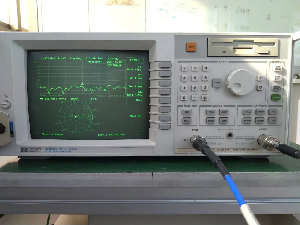 Agilent 8712ES RF Network Analyzer 300 kHz - 1.3 GHz with Ethernet LAN - ZYYKZ Test Equipment