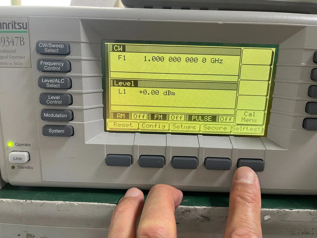 Anritsu 69347B Synthesized Signal Generator, 10MHz - 20GHz, 8, 11, 14 GHz Outputs - ZYYKZ Test Equipment