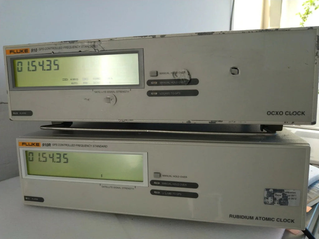 Fluke 910 GPS-Controlled OCXO Frequency Standard - Precision Time Reference - ZYYKZ Test Equipment