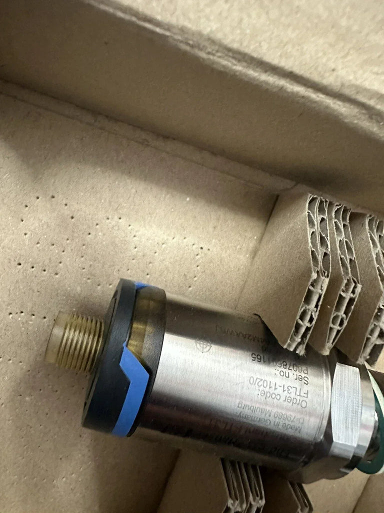 Endress+Hauser Liquiphant FTL31-1102/0 Vibrating Level Switch 10-30V DC - ZYYKZ Test Equipment
