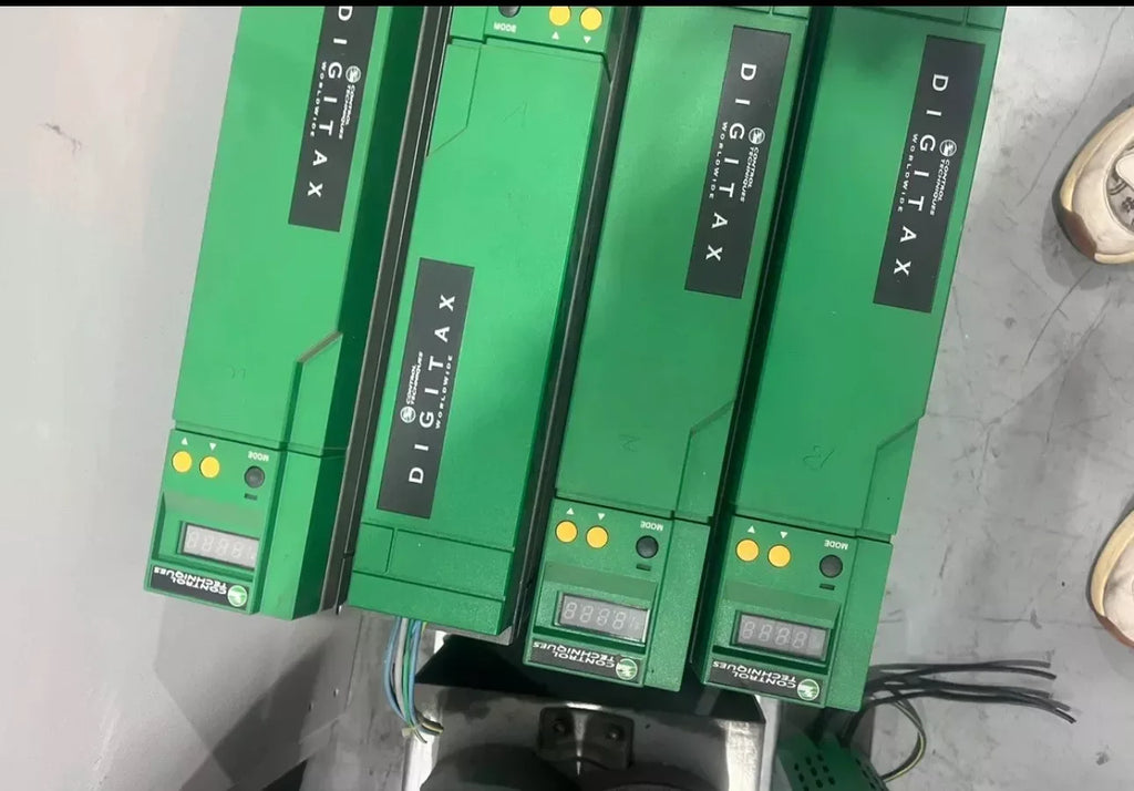 Compact DBE220 Digital Battery Eliminator & STDJ11 Signal Distributor Bundle - ZYYKZ Test Equipment