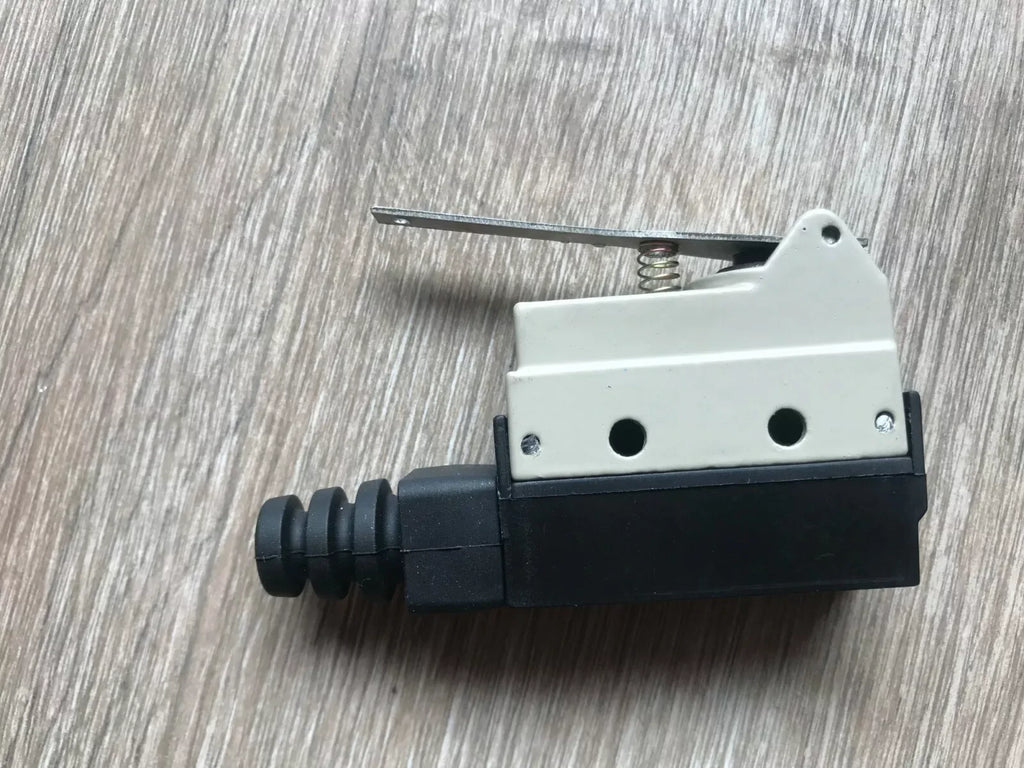 OMRON SHL-W155 Industrial Limit Switch - Durable & Reliable - ZYYKZ Test Equipment