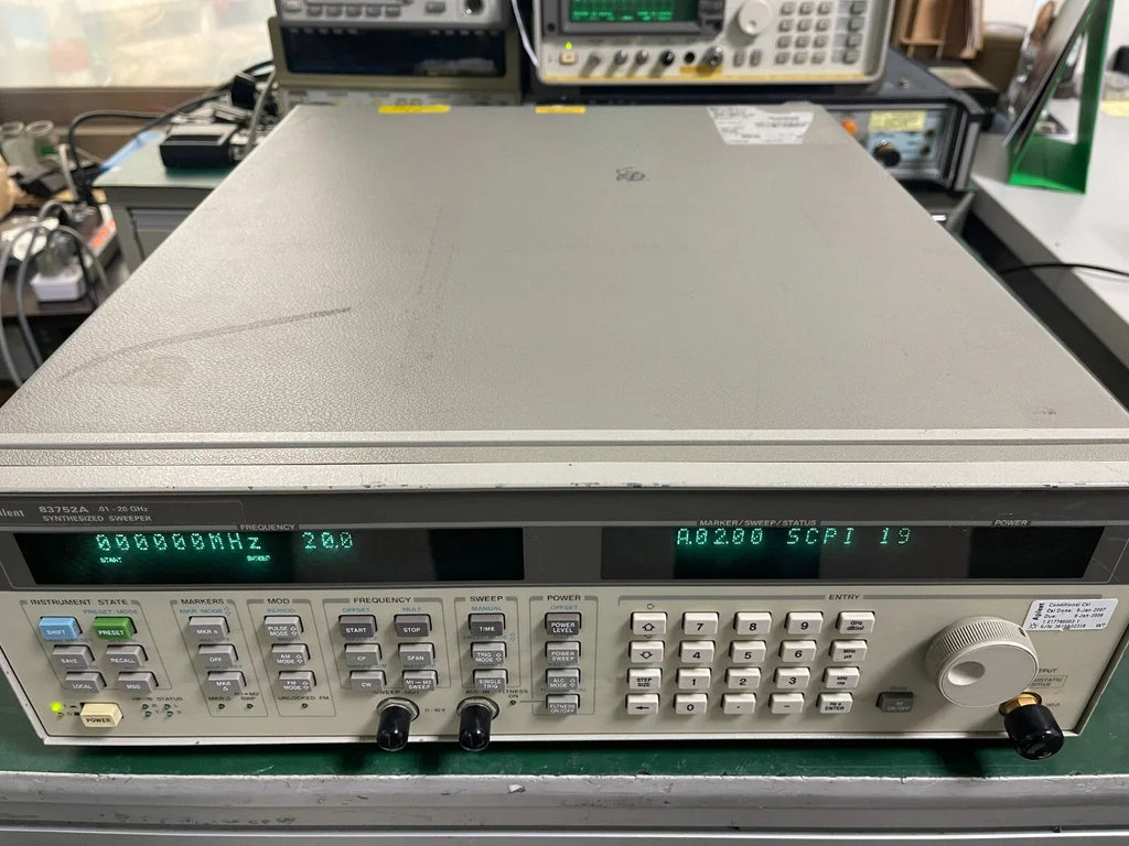 HP Agilent 83752A 10MHz-20GHz Synthesized Signal Generator with Option 1E5 - ZYYKZ Test Equipment