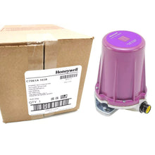 Load image into Gallery viewer, Honeywell C7061A 1038 Advanced Flame Detector Sensor - ZYYKZ Test Equipment