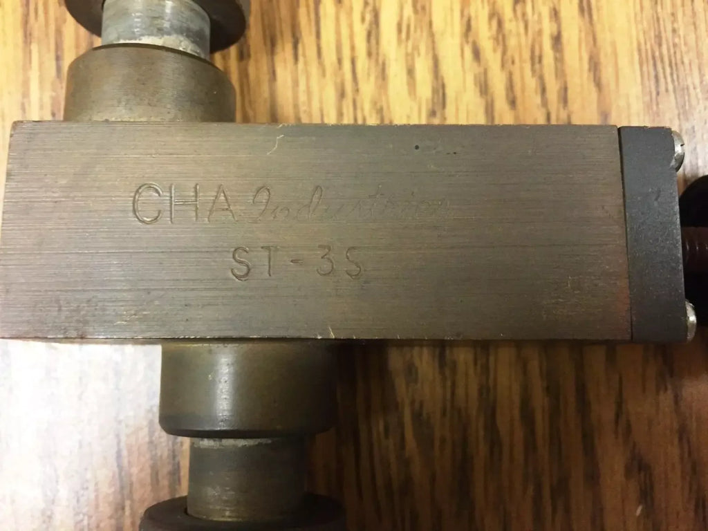 Cha Industries ST-3S Precision Gas Regulator for Industrial Use - ZYYKZ Test Equipment