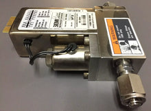 Load image into Gallery viewer, Brooks Instruments Books-5964C Mass Flow Controller, Model 35-1%B2H6/AR-500C-4 - ZYYKZ Test Equipment