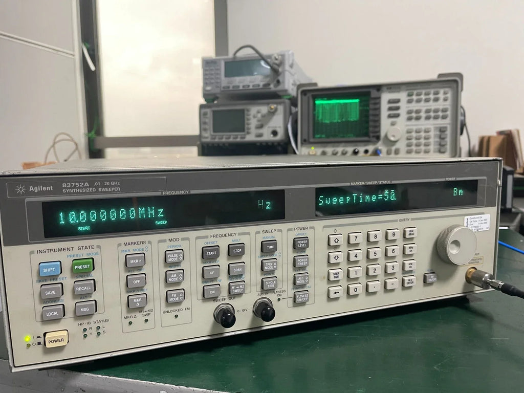 Agilent 83752A Synthesized Sweep Signal Generator 10 MHz to 20 GHz - ZYYKZ Test Equipment