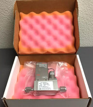 Load image into Gallery viewer, Brooks Instruments Books-5964C Mass Flow Controller, Model 35-1%B2H6/AR-500C-4 - ZYYKZ Test Equipment