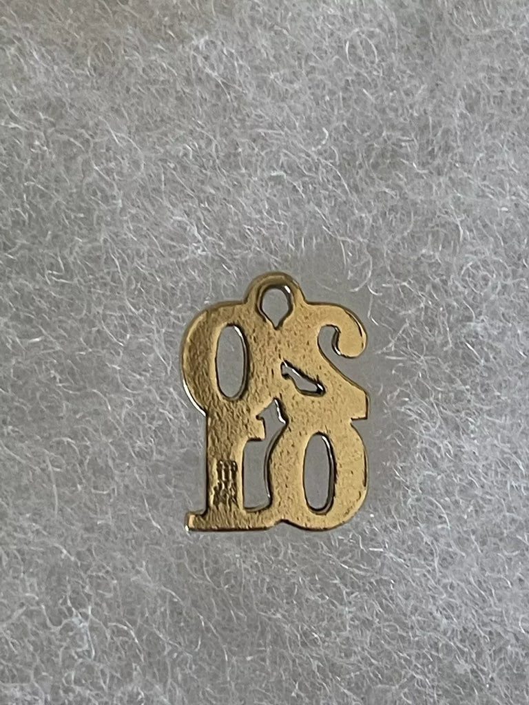 James Avery 14k Gold '01 Graduation Stacked Charm - Rare Class of 2001 - ZYYKZ Test Equipment