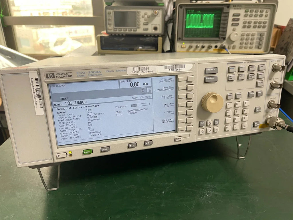 HP Agilent E4420A ESG-2000A Analog RF Signal Generator 250 kHz–2 GHz - ZYYKZ Test Equipment