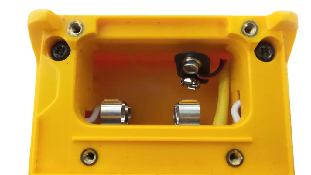 Fluke 27 Digital Multimeter with True RMS for Precise Electrical Measurements - ZYYKZ Test Equipment