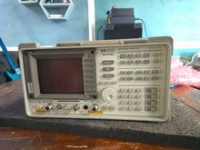 Load image into Gallery viewer, HP 8593E Spectrum Noise Figure Analyzer with 26.5 GHz Calibrated Tracking Generator - ZYYKZ Test Equipment