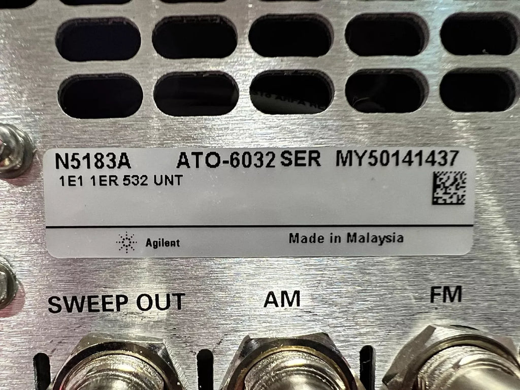 Keysight N5183A MXG Signal Generator 100 kHz to 31.8 GHz with Opt. UNT 1E1 1ER - ZYYKZ Test Equipment