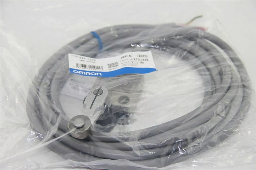 Omron D4C-1220 Industrial Limit Switch for Automation Systems - ZYYKZ Test Equipment