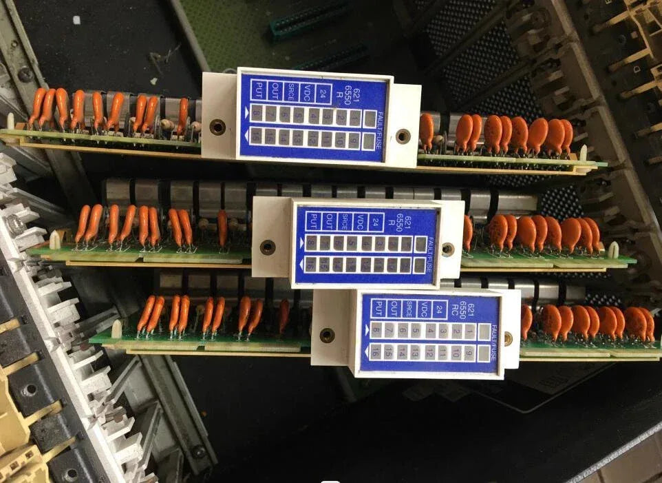 Honeywell 621-6550R Advanced Temperature Controller Module with Precision Control - ZYYKZ Test Equipment