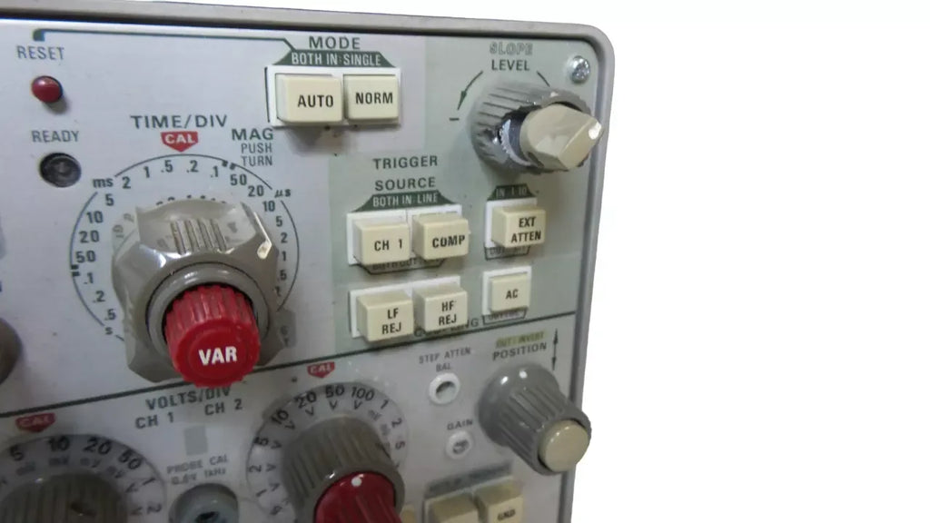 Tektronix 434 Analog Storage Oscilloscope with Advanced Features - ZYYKZ Test Equipment