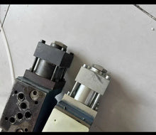 Load image into Gallery viewer, MOOG R40KO2M0NSP2 D634-319C Compatible Replacement Actuator - ZYYKZ Test Equipment