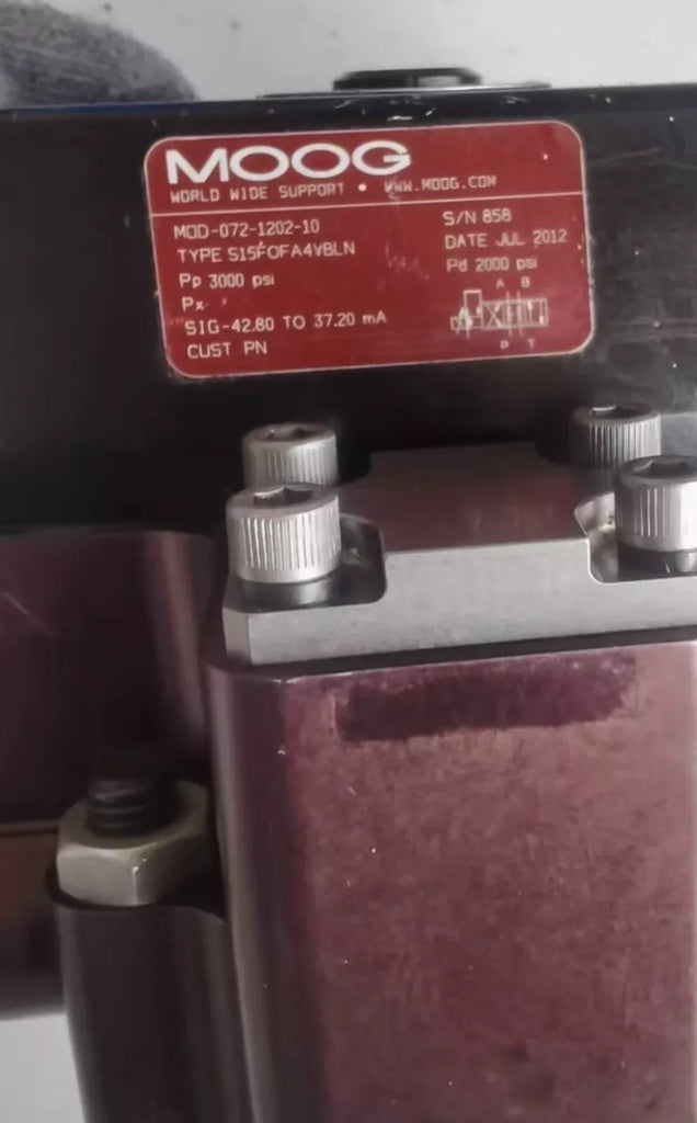 Moog 072-1202-10 S15F0FA4VBLN High-Pressure Sensor 3000 PSI - ZYYKZ Test Equipment
