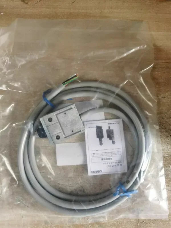 Omron D4C-1631 Precision Limit Switch with Durable Actuator - ZYYKZ Test Equipment