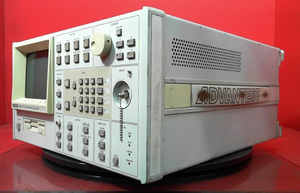 Advantest Q8383 Optical Spectrum Analyzer 500 to 1750nm - ZYYKZ Test Equipment
