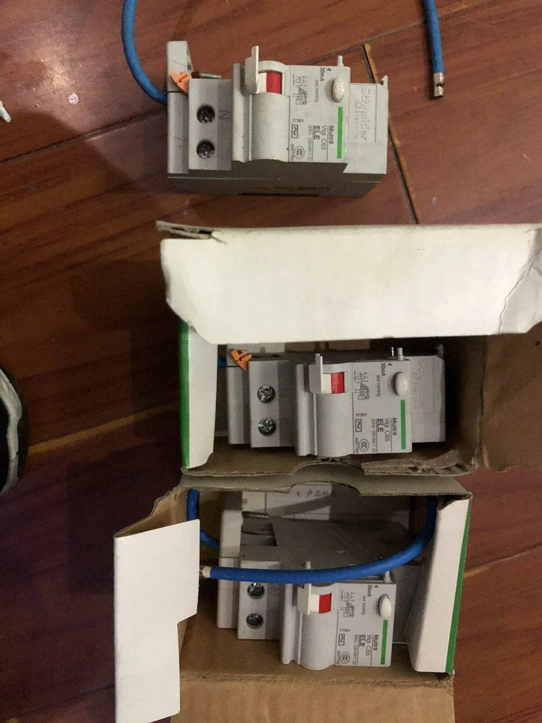 Schneider Electric Multi 9 Vigi C63 40A 1P+N RCBO Circuit Breaker - ZYYKZ Test Equipment