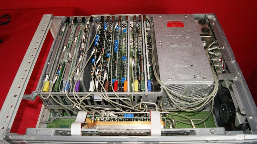 Agilent 83620A Synthesized Signal Generator 10MHz to 20GHz - ZYYKZ Test Equipment