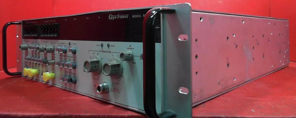 Gigatronics 900/2-18 Synthesized Signal Sweep Generator 2-18 GHz - ZYYKZ Test Equipment