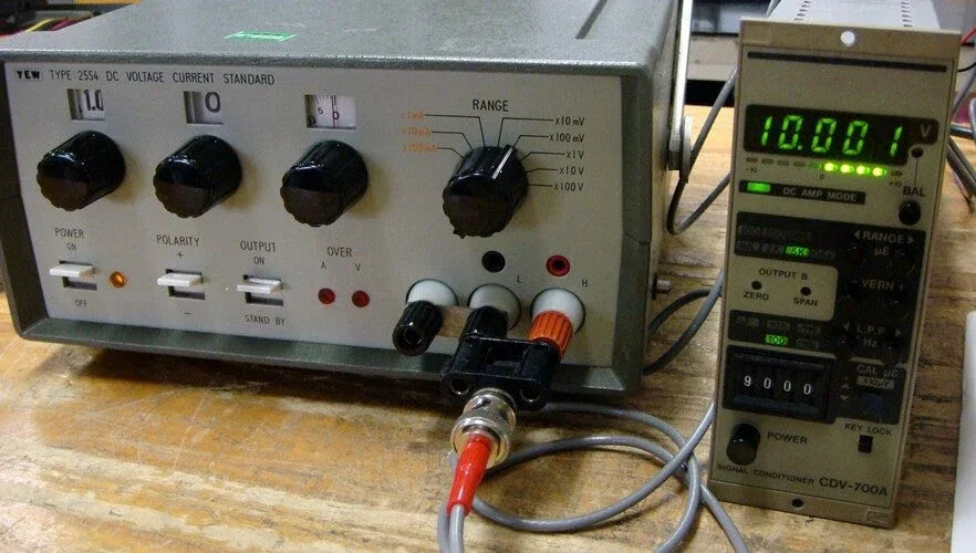 Kyowa CDV-700A Precision Signal Conditioner Amplifier - ZYYKZ Test Equipment
