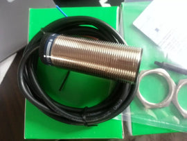 Schneider XSA-V11801 Proximity Switch Speed Sensor - Industrial Automation - ZYYKZ Test Equipment