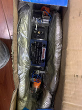 Load image into Gallery viewer, Rexroth 4WE6 L62/EG24N9K4/62 Hydraulic Directional Control Valve R978910323 - ZYYKZ Test Equipment