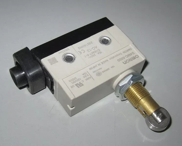 Omron D4MC-5020 Heavy-Duty Industrial Limit Switch - ZYYKZ Test Equipment