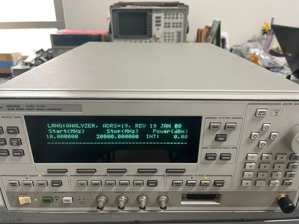 HP Agilent 83620B Synthesized Sweep Signal Generator 10MHz-20GHz with LCD - ZYYKZ Test Equipment