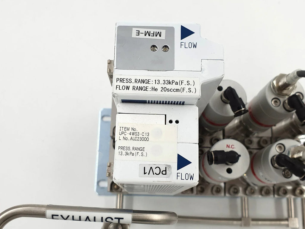 Fujikin UPC-4WS3-C13 Precision Pressure Controller - ZYYKZ Test Equipment