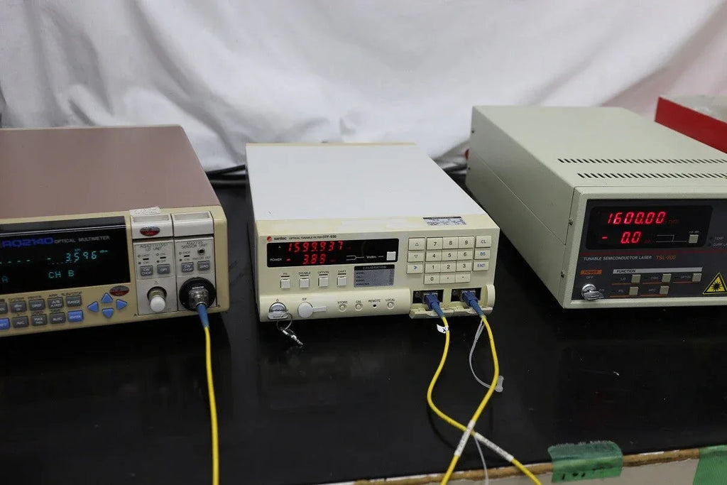 SANTEC OTF-930 High-Precision Optical Tunable Filter - ZYYKZ Test Equipment