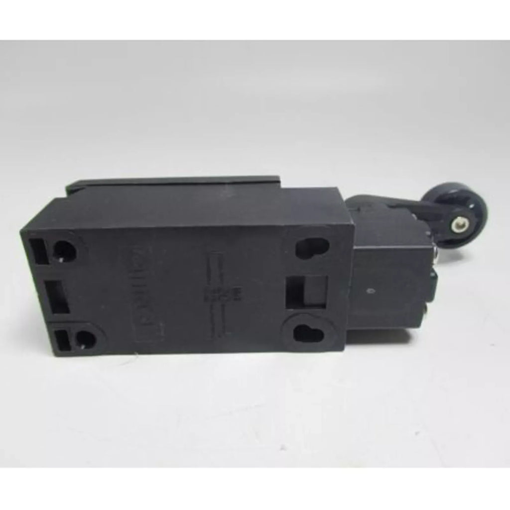 Omron D4D-2120N Industrial Limit Switch - Durable & Reliable - ZYYKZ Test Equipment