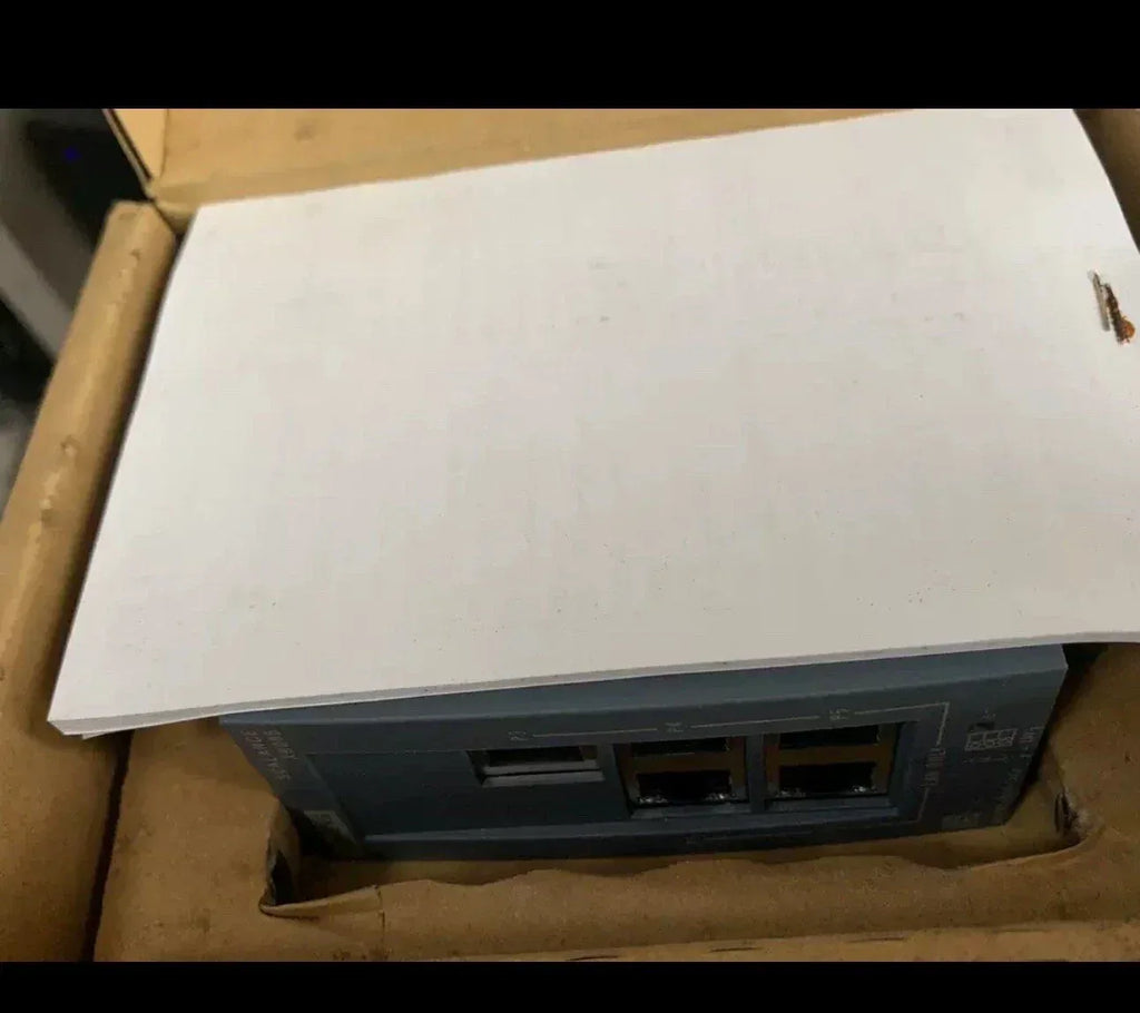 Siemens 6GK5005-0BA00-1AB2 Industrial Ethernet Switch Module - Rugged Network Connectivity - ZYYKZ Test Equipment