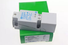 Load image into Gallery viewer, Schneider Electric XS7C40FP260 Proximity Sensor Switch - Compact, Reliable - ZYYKZ Test Equipment