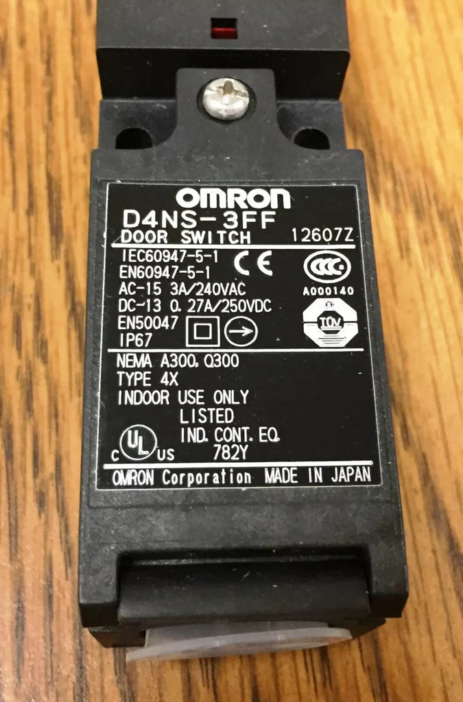 Omron D4NS-3FF Safety Interlock Switch with Key Lock - ZYYKZ Test Equipment