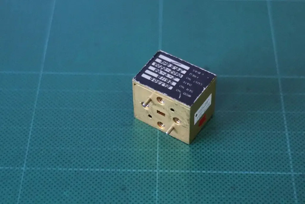 Epsilon ELISO6 RF Isolator - High Isolation, Low Insertion Loss - ZYYKZ Test Equipment