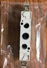Load image into Gallery viewer, SMC SY7220-5LZ-02T Solenoid Valve Body for SY7000 Series - ZYYKZ Test Equipment