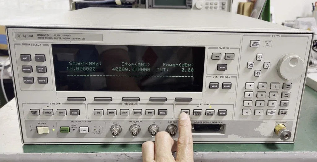 High-Precision Synthesized Sweep Signal Generator - ZYYKZ Test Equipment