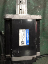 Load image into Gallery viewer, Sanyo R2AA08075FXH00 750W Servo Motor - Used